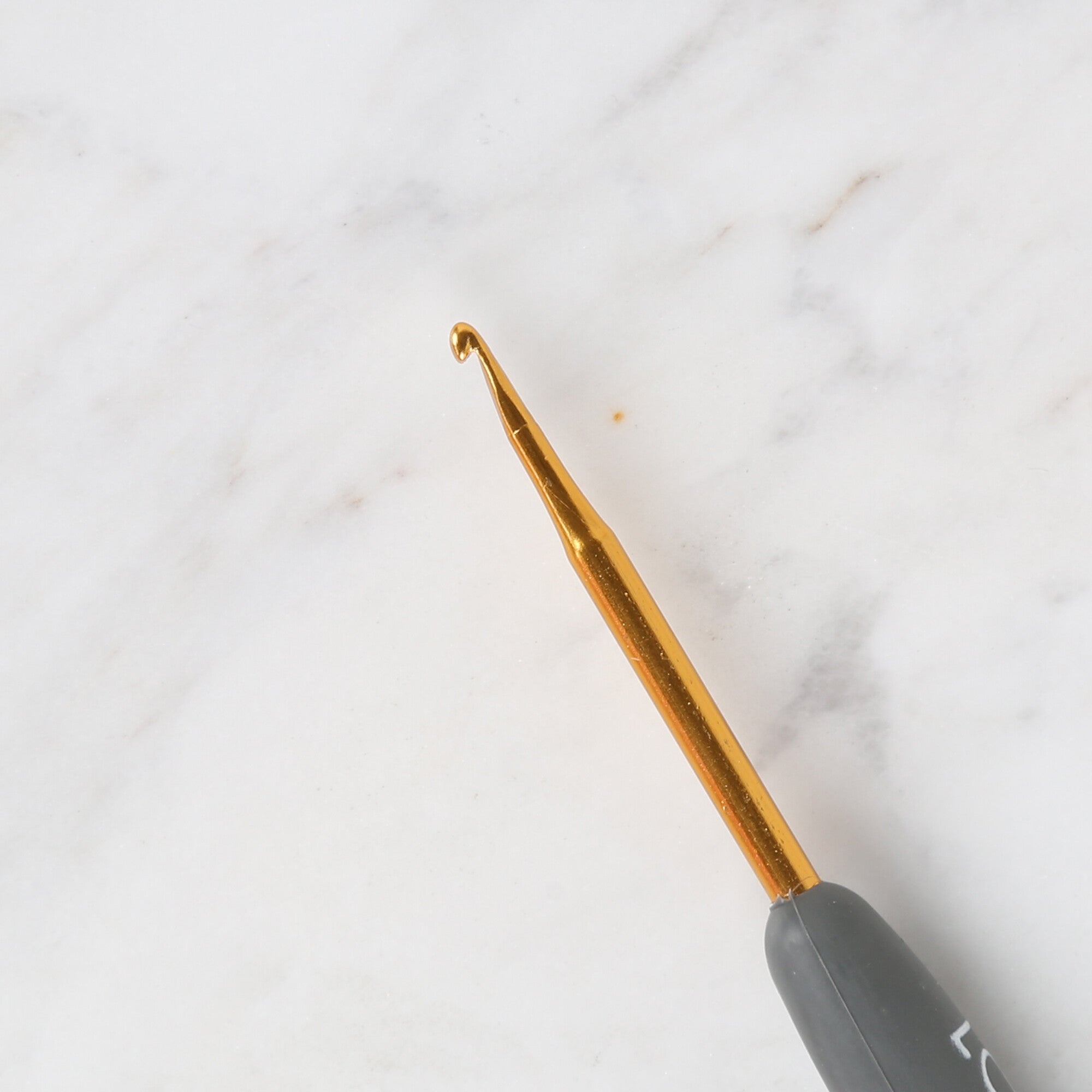 Loren Crafts Altın Uçlu Yumuşak Saplı Yün Tığ LRN - 041 2 mm